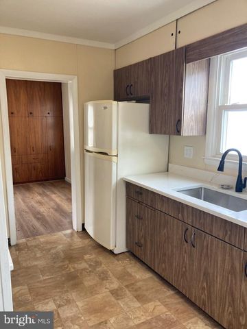 1607 LESLIE RD, Dundalk, MD 21222