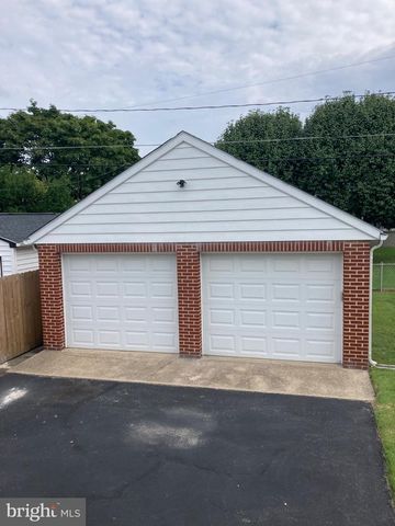 1607 LESLIE RD, Dundalk, MD 21222