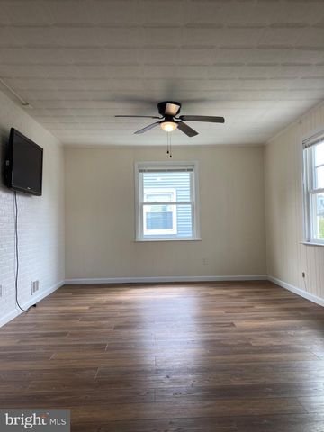 1607 LESLIE RD, Dundalk, MD 21222