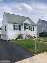 1607 LESLIE RD, Dundalk, MD 21222