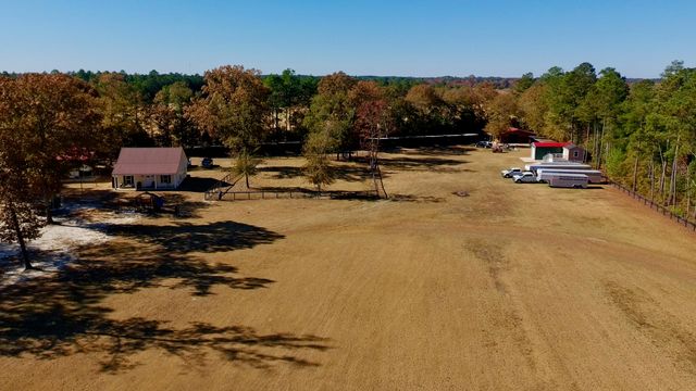 4886 Charleston Highway, Williston, SC 29853