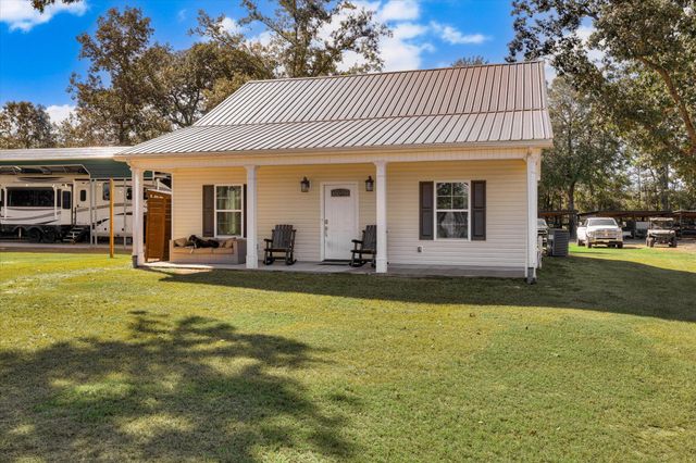 4886 Charleston Highway, Williston, SC 29853