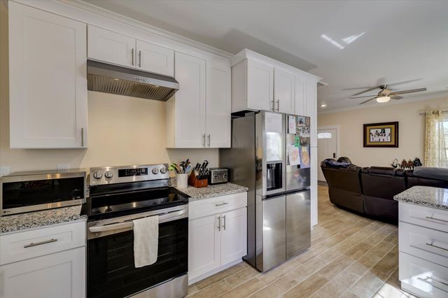 4886 Charleston Highway, Williston, SC 29853