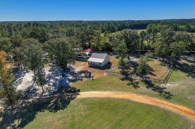 4886 Charleston Highway, Williston, SC 29853