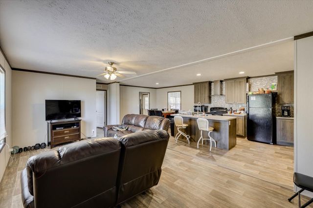 4886 Charleston Highway, Williston, SC 29853