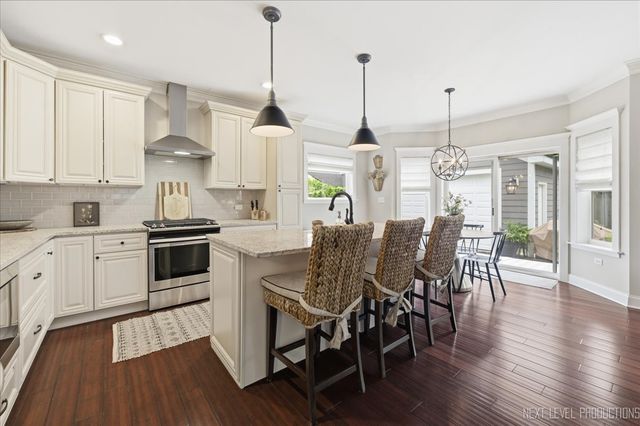 1415 S 4th Street, St. Charles, IL 60174