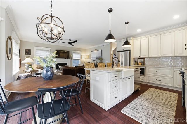 1415 S 4th Street, St. Charles, IL 60174