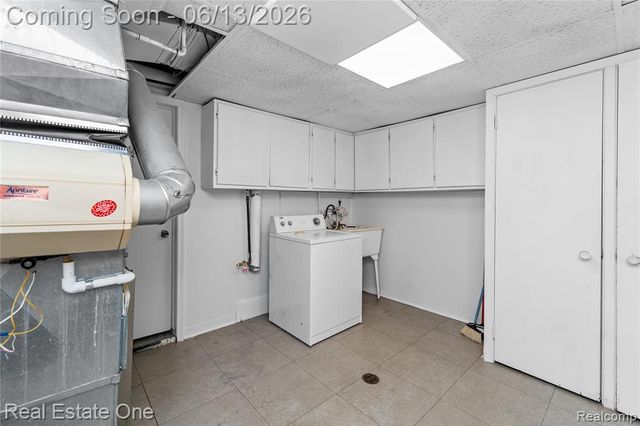 4718 Roosevelt Boulevard, Dearborn Heights, MI 48125