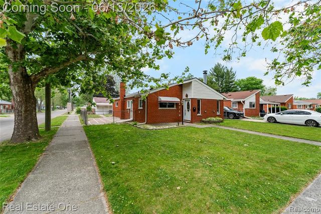 4718 Roosevelt Boulevard, Dearborn Heights, MI 48125