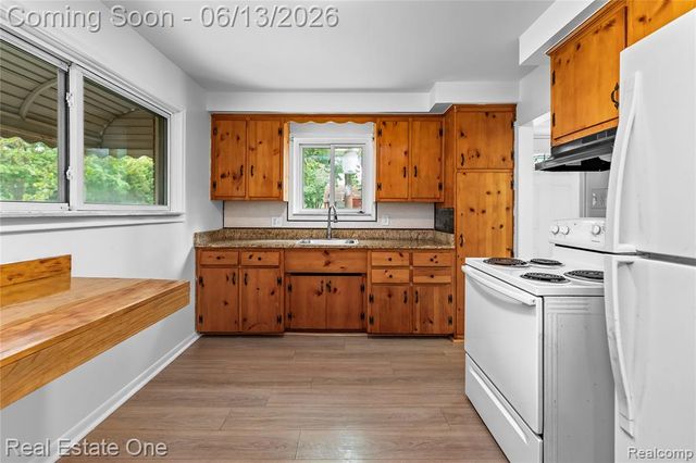 4718 Roosevelt Boulevard, Dearborn Heights, MI 48125