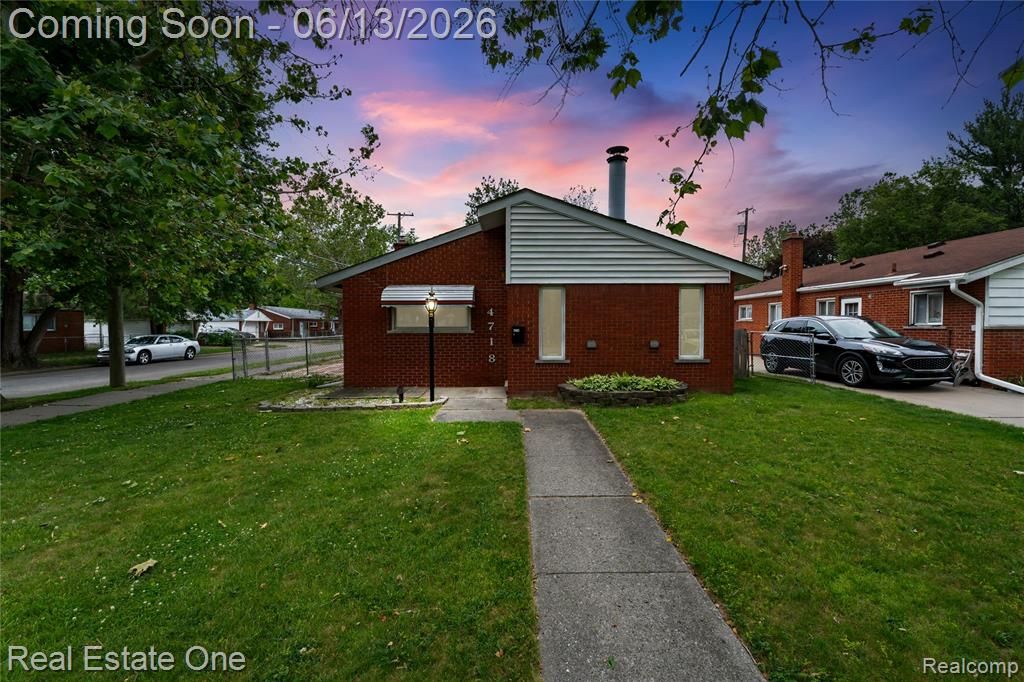 4718 Roosevelt Boulevard, Dearborn Heights, MI 48125