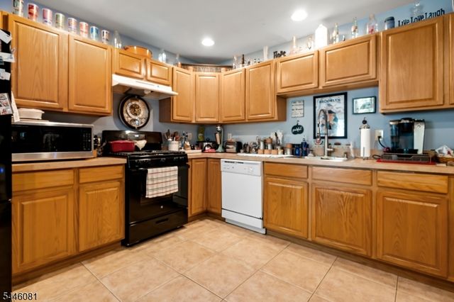 21 Stonehill Rd, Hardyston Twp., NJ 07419
