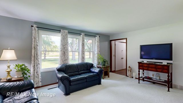6180 W Freeland Road, Freeland, MI 48623