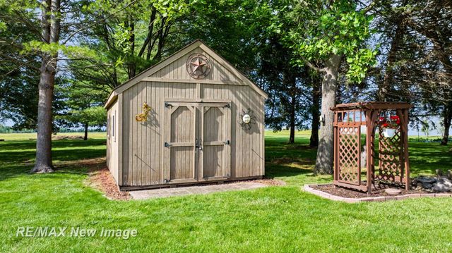6180 W Freeland Road, Freeland, MI 48623