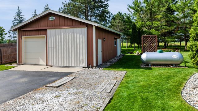 6180 W Freeland Road, Freeland, MI 48623