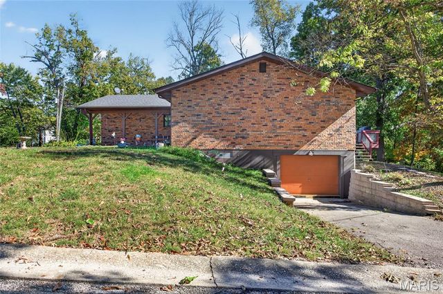 225 South Street, Troy, IL 62294