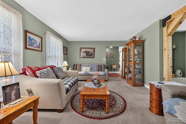 225 South Street, Troy, IL 62294