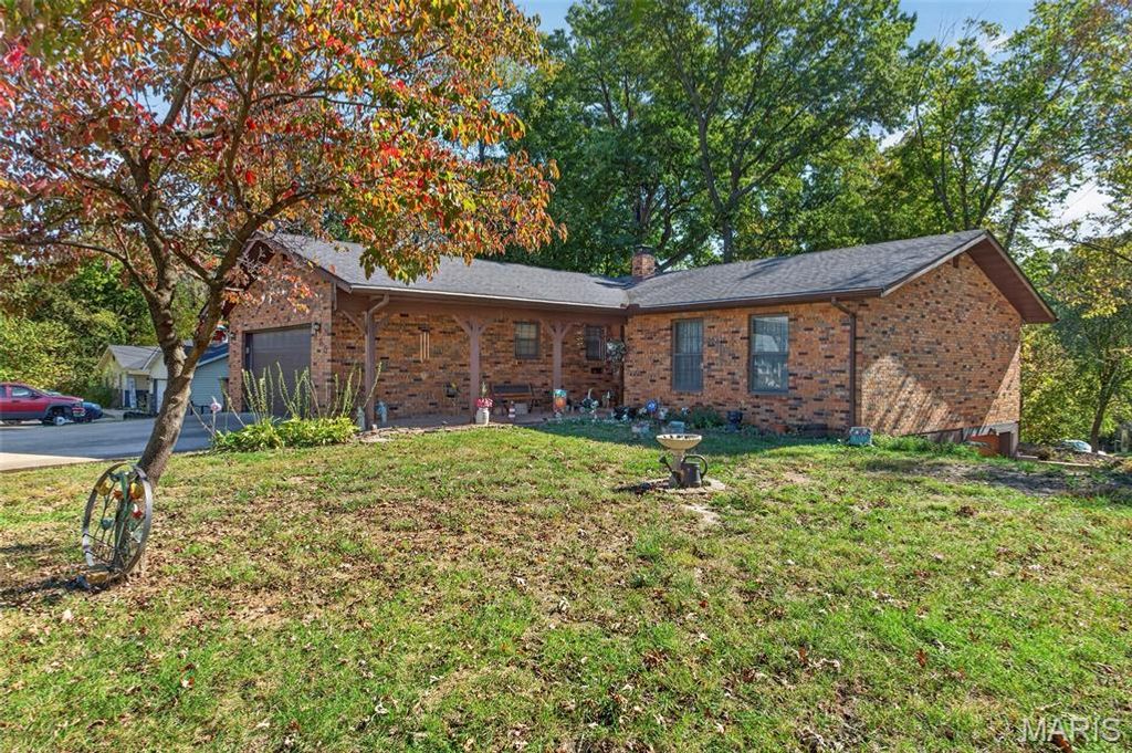 225 South Street, Troy, IL 62294