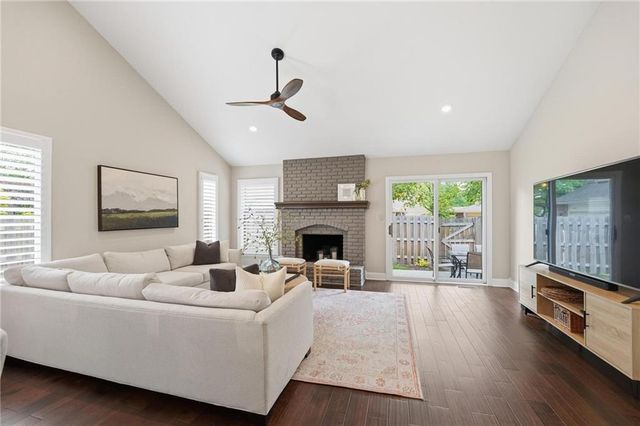 12856 Cambridge Terrace, Leawood, KS 66209