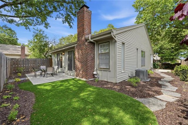 12856 Cambridge Terrace, Leawood, KS 66209