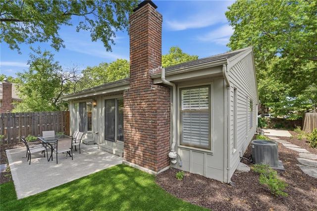 12856 Cambridge Terrace, Leawood, KS 66209