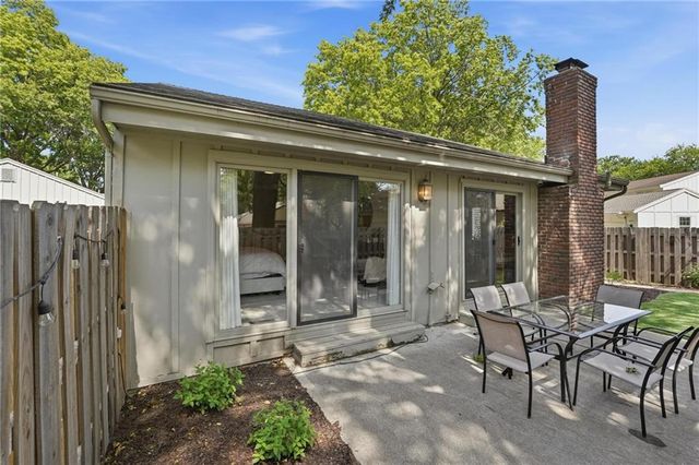 12856 Cambridge Terrace, Leawood, KS 66209