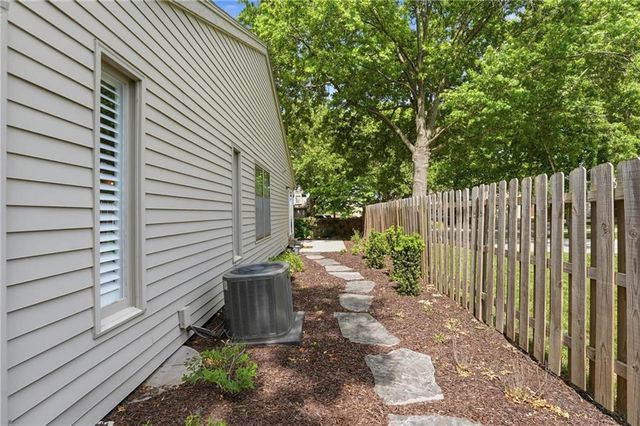 12856 Cambridge Terrace, Leawood, KS 66209