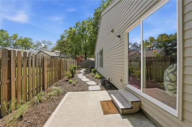 12856 Cambridge Terrace, Leawood, KS 66209