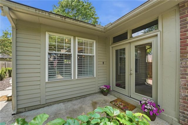 12856 Cambridge Terrace, Leawood, KS 66209