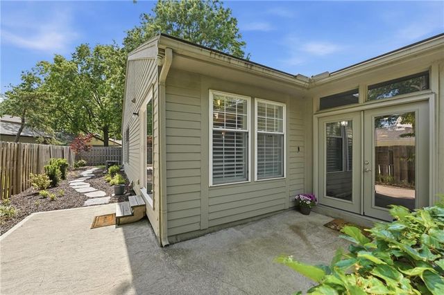 12856 Cambridge Terrace, Leawood, KS 66209