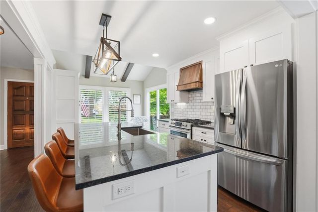 12856 Cambridge Terrace, Leawood, KS 66209