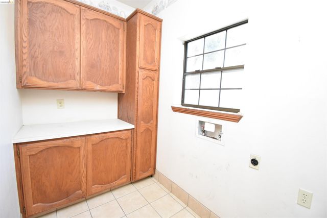 3716 Viader Dr, Modesto, CA 95356