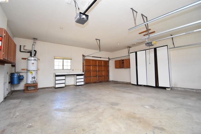 3716 Viader Dr, Modesto, CA 95356
