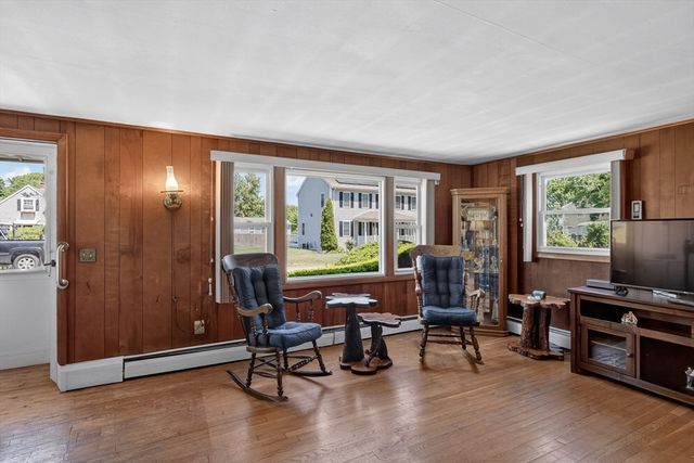 22 Myrtle Ave, Acushnet, MA 02743