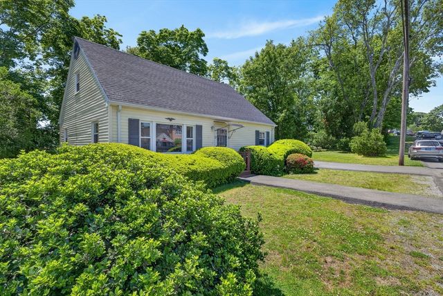 22 Myrtle Ave, Acushnet, MA 02743
