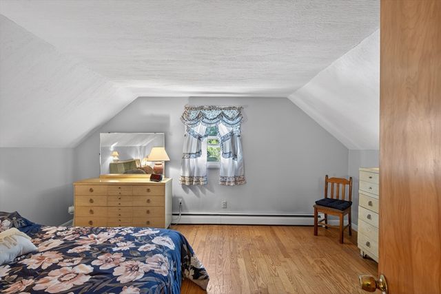 22 Myrtle Ave, Acushnet, MA 02743