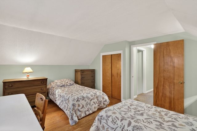 22 Myrtle Ave, Acushnet, MA 02743