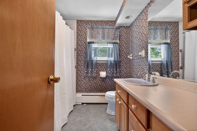 22 Myrtle Ave, Acushnet, MA 02743