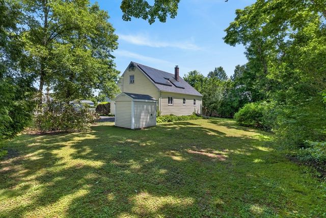 22 Myrtle Ave, Acushnet, MA 02743