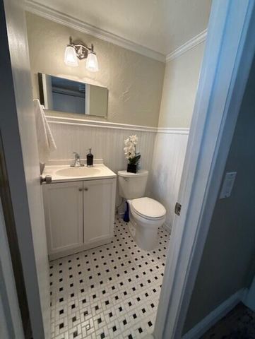 140 Salisbury F, West Palm Beach, FL 33417