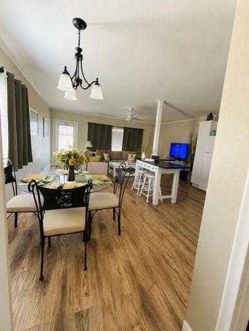 140 Salisbury F, West Palm Beach, FL 33417
