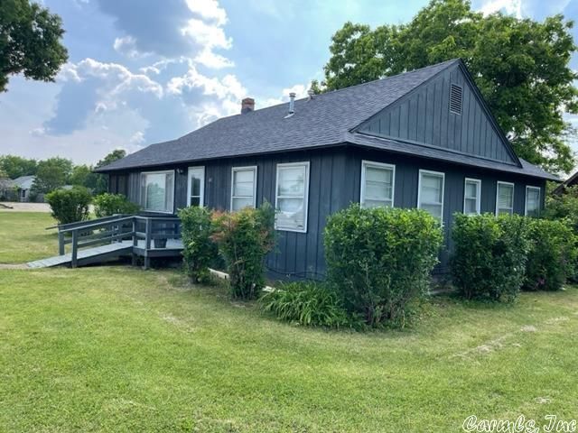 647 Ash Flat Drive, Ash Flat, AR 72513