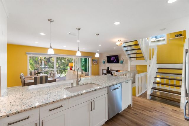 117 51ST STREET, Holmes Beach, FL 34217