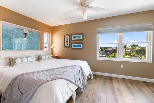 117 51ST STREET, Holmes Beach, FL 34217
