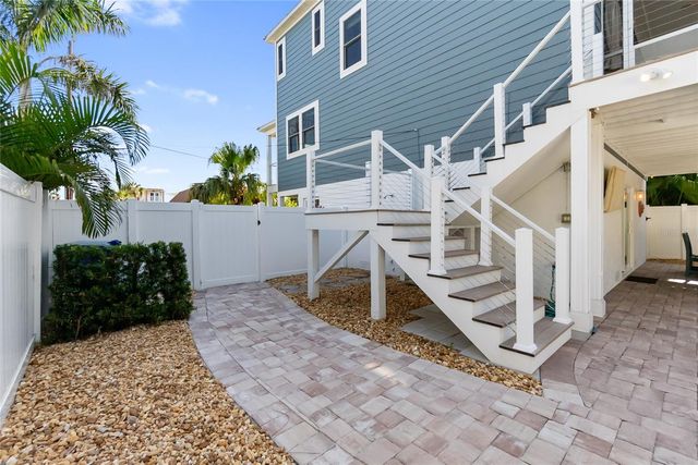 117 51ST STREET, Holmes Beach, FL 34217