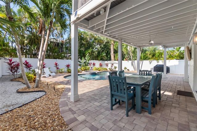 117 51ST STREET, Holmes Beach, FL 34217