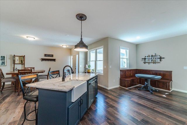 303 Fiddler Court SE, New Prague, MN 56071