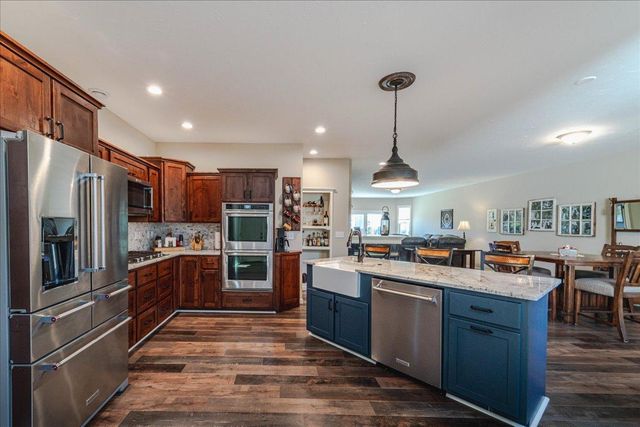 303 Fiddler Court SE, New Prague, MN 56071