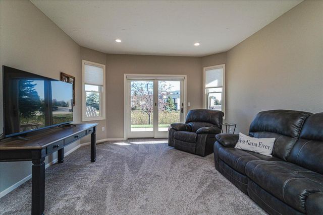 303 Fiddler Court SE, New Prague, MN 56071