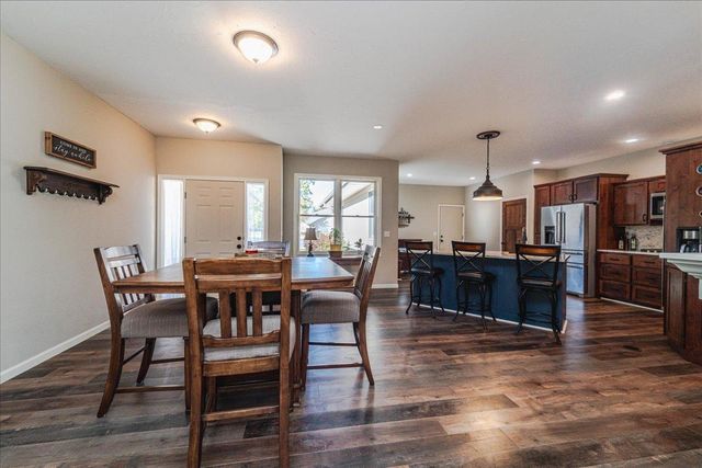 303 Fiddler Court SE, New Prague, MN 56071